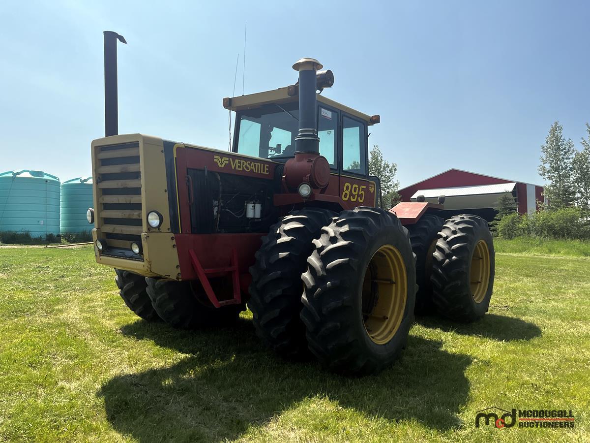 1981 Versatile 895 4WD Tractor